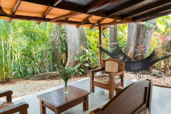 Reff_Outside_hammock